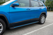 Jeep Cherokee KL 2013– Boční nášlapy Maya Blue (2 ks, hliník) fotografie 1