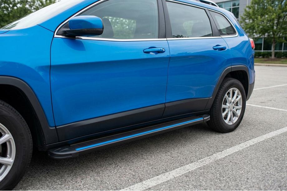Jeep Cherokee KL 2013– Boční nášlapy Maya Blue (2 ks, hliník) Image