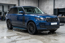 Range Rover IV L405 2013–2021 Boční nášlapy Maya Blue (2 ks, hliník) fotografie 1