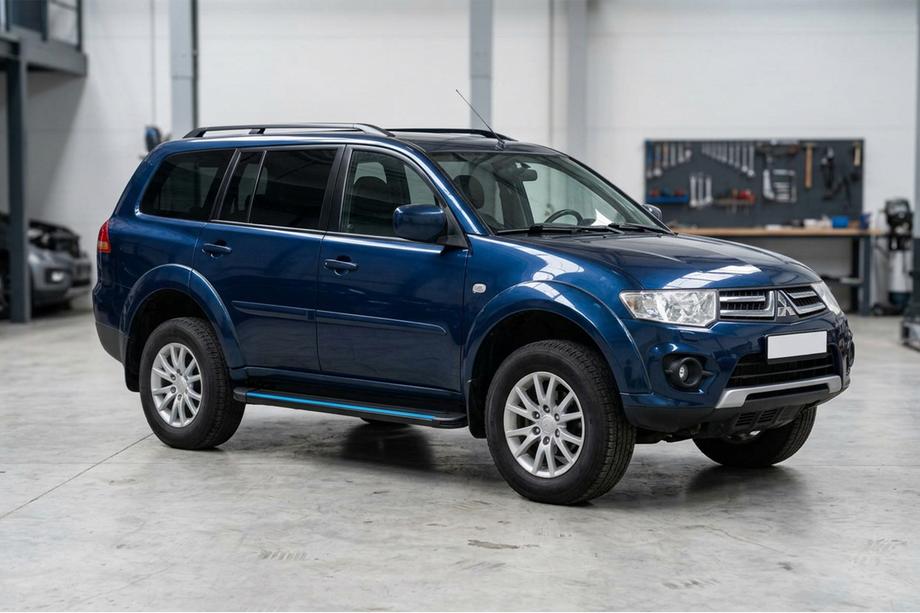 Mitsubishi Pajero Sport 2008–2015 Boční nášlapy Maya Blue (2 ks, hliník) Image