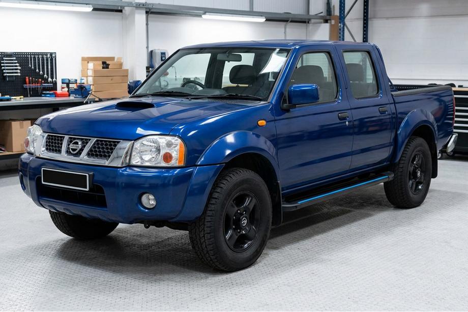 Nissan NP300 1999–2015 Boční nášlapy Maya Blue (2 ks, hliník) Image