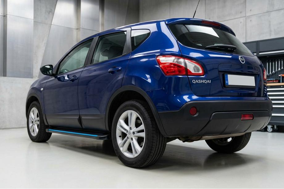 Nissan Qashqai 2007–2010 Boční nášlapy Maya Blue-Black (2 ks, hliník) Fotografie 1