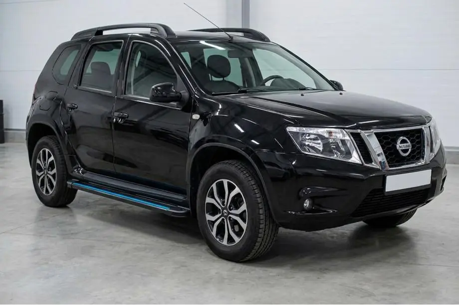 Nissan Terrano 2014– Boční nášlapy Maya Blue (2 ks, hliník) Image
