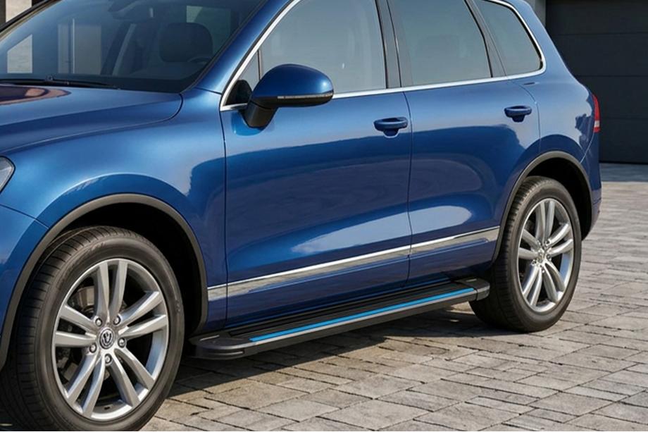Porsche Cayenne 2003–2010 Boční nášlapy Maya Blue (2 ks, hliník) Image