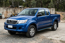 Toyota Hilux 2006–2015 Boční nášlapy Maya Blue (2 ks, hliník) fotografie 1