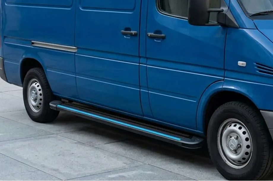 Volkswagen LT 1995–2006 Boční nášlapy Maya Blue (2 ks, hliník) Image