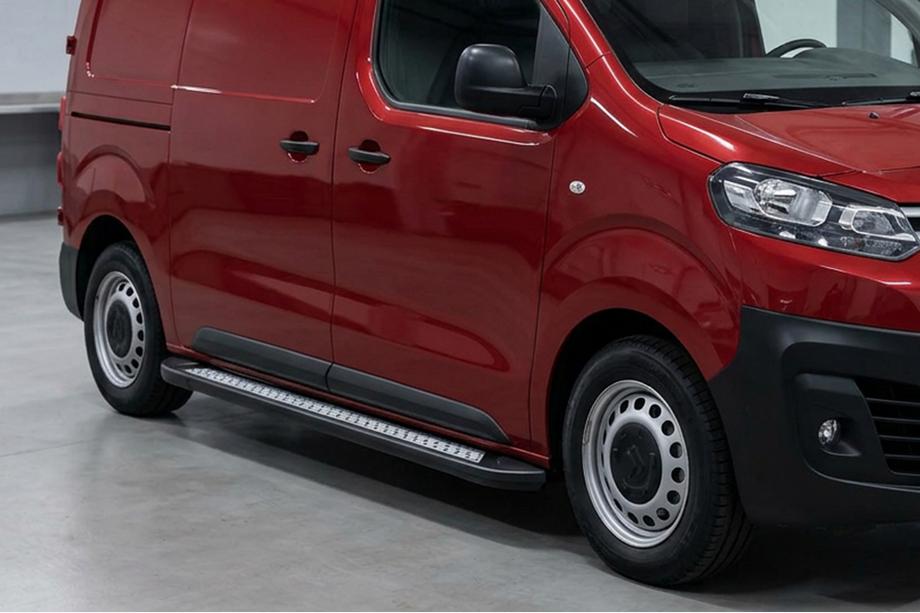 Citroen SpaceTourer 2016– Boční nášlapy Vision New Black (2 ks, hliník) Image