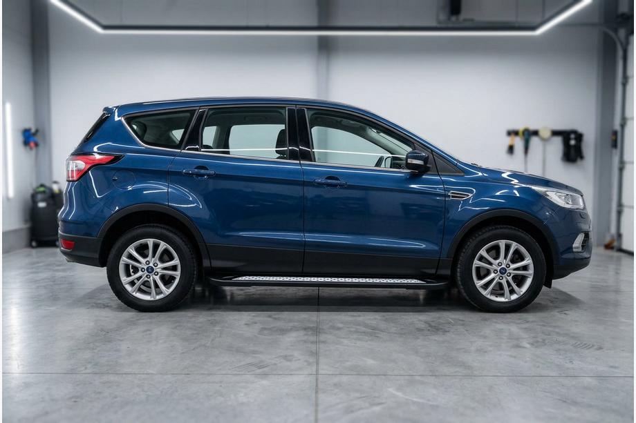 Ford Kuga/Escape 2013–2019 Boční nášlapy Vision New Black (2 ks, hliník) Image