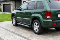 Jeep Grand Cherokee WK 2004–2010 Boční nášlapy New Vision Black (2 ks, hliník) fotografie 1