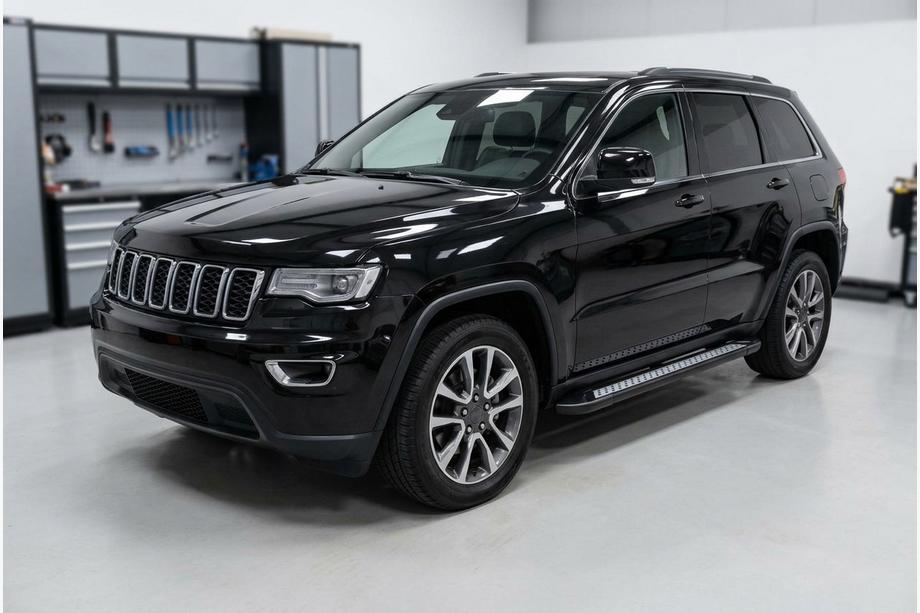 Jeep Grand Cherokee WK2 2010–2021 Boční nášlapy New Vision Black (2 ks, hliník) Image