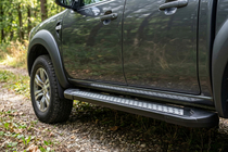 Mazda BT-50 2007–2012 Boční nášlapy New Vision Black (2 ks, hliník) fotografie 1