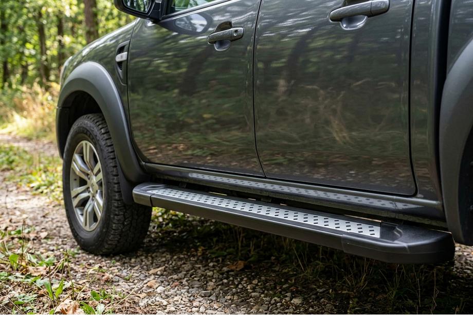 Mazda BT-50 2007–2012 Boční nášlapy New Vision Black (2 ks, hliník) Image