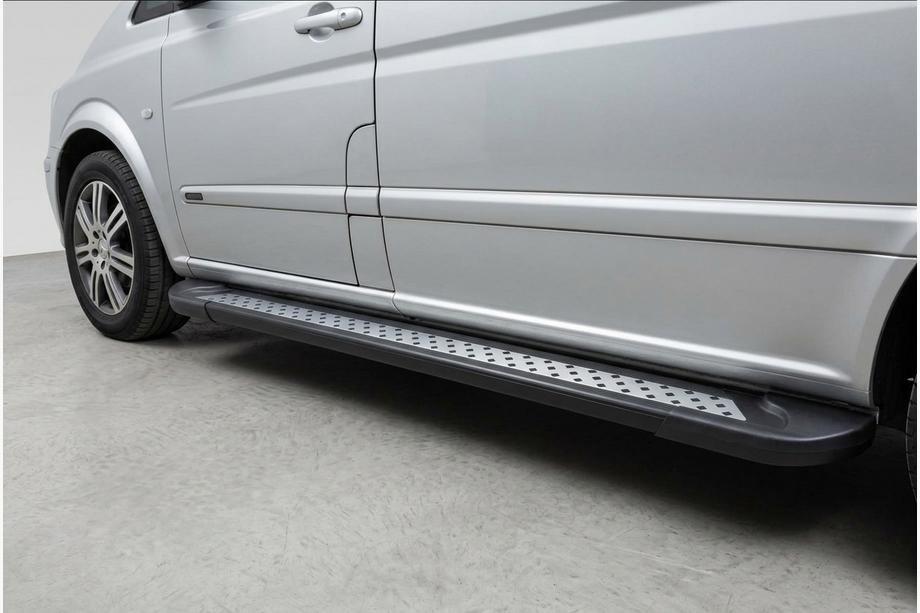 Mercedes Vito/V-class W447 2014– Boční nášlapy New Vision Black (2 ks, hliník) Dlouhý rozvor Image