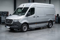 Mercedes Sprinter W907/W910 2018– Boční nášlapy New Vision Black (2 ks, hliník) Long/ExtraLong fotografie 1