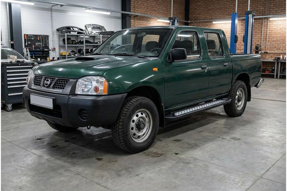 Nissan NP300 1999–2015 Boční nášlapy New Vision Black (2 ks, hliník) Image