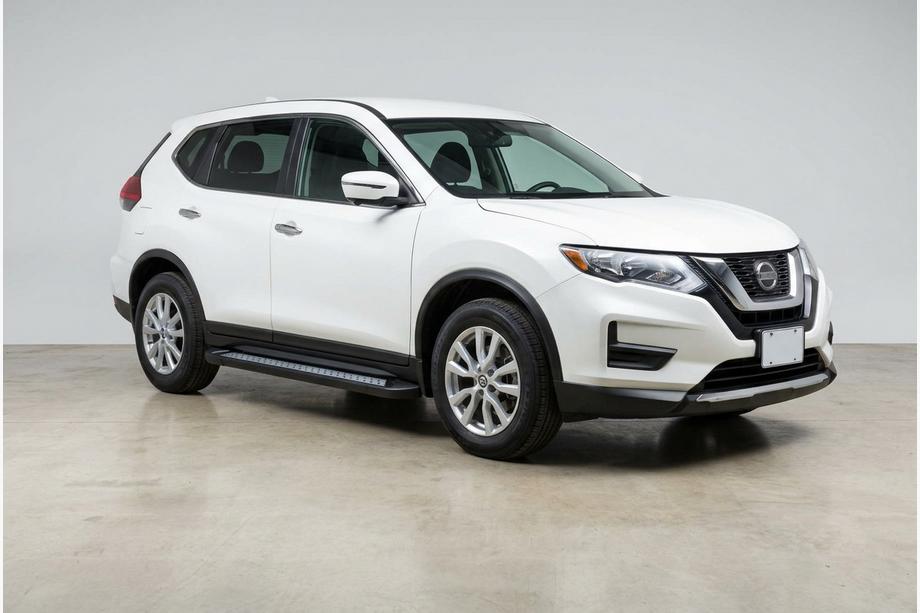 Nissan X-trail T32/Rogue 2014–2021 Boční nášlapy New Vision Black (2 ks, hliník) Image