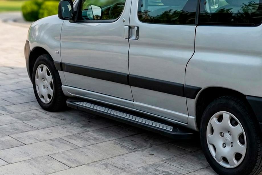 Peugeot Partner 1996–2008 Boční nášlapy New Vision Black (2 ks, hliník) Image