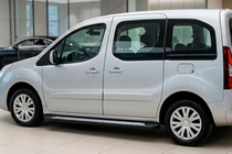 Peugeot Partner Tepee 2008–2018 Boční nášlapy New Vision Black (2 ks, hliník) fotografie 1