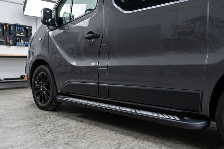 Renault Trafic 2001–2015 Boční nášlapy New Vision Black (2 ks, hliník) Image