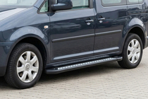 Volkswagen Caddy 2010–2015 Boční nášlapy New Vision Black (2 ks, hliník) Standardní základna fotografie 1