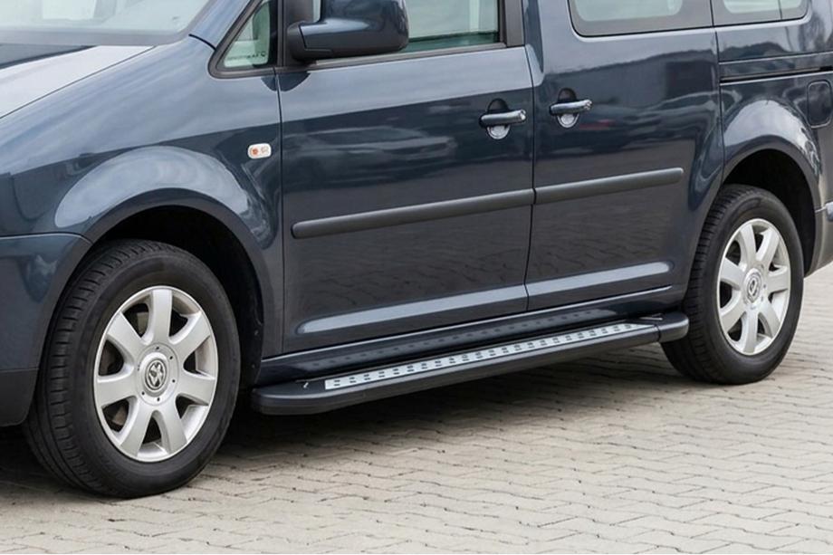 Volkswagen Caddy 2010–2015 Boční nášlapy New Vision Black (2 ks, hliník) Standardní základna Image