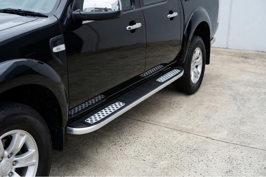 Mazda BT-50 2007–2012 Boční nášlapy Tayga V2 (2 ks, hliník) Image