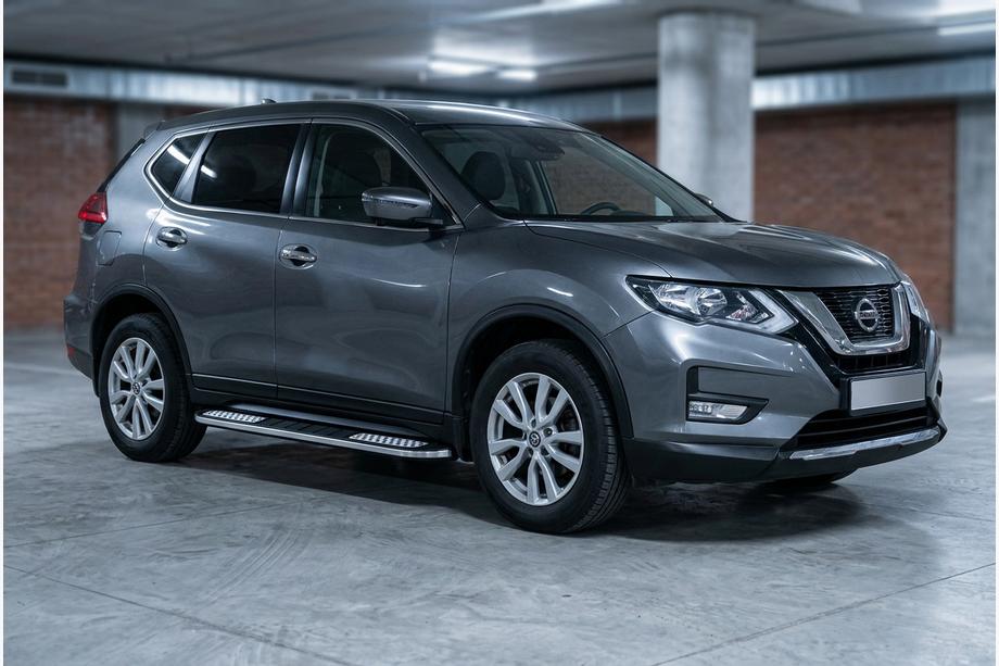Nissan X-trail T32/Rogue 2014–2021 Boční nášlapy Tayga V2 (2 ks, hliník) Fotografie 1