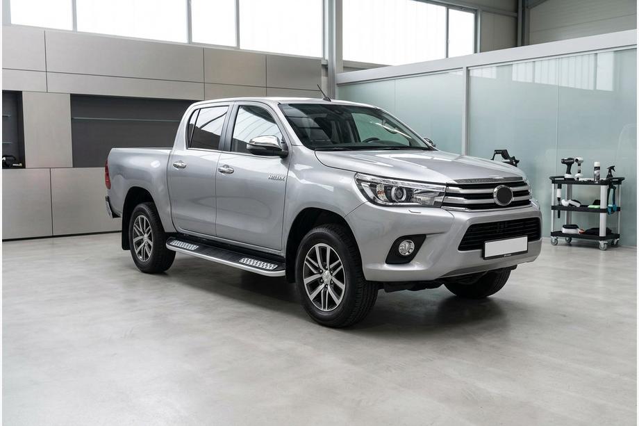 Toyota Hilux 2015– Boční nášlapy Tayga V2 (2 ks, hliník) Image
