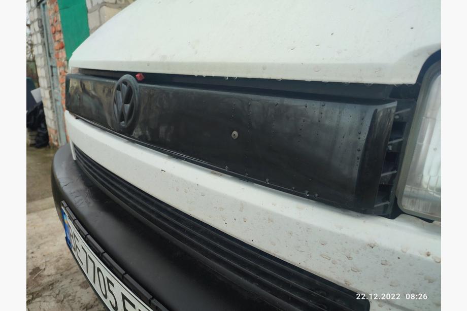 Volkswagen T4 Transporter 1990–2003 Zimní horní kryt masky chladiče Matná pro šikmou příď Fotografie 3