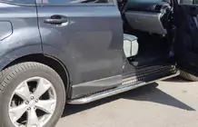 Subaru Forester 2013–2018 Boční nášlapy Premium (2 ks, nerez) fotografie 2