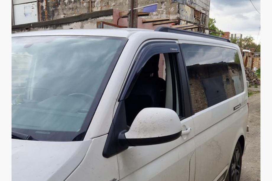 Volkswagen T5 Transporter 2003–2010 Integrované střešní ližiny (černé) Fotografie 40