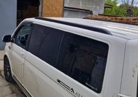 Volkswagen T5 2010–2015 Integrované střešní ližiny (černé) Krátký rozvor fotografie 43