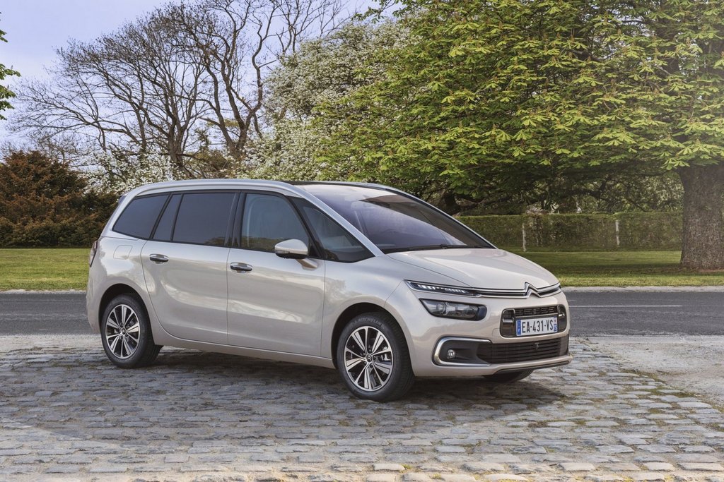 Recenze sedmimístného minivanu Citroen Grand C4 Picasso