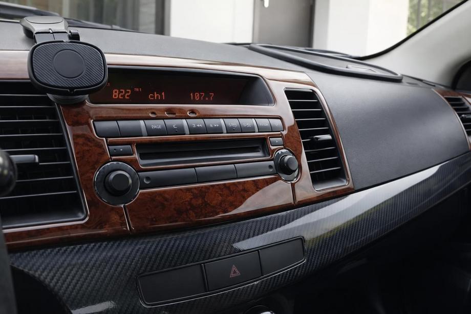 Mitsubishi Lancer X 2008– Lišty na palubní desku (Meric) Hliník Image