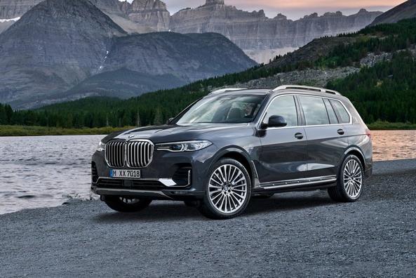 Recenze plnohodnotného crossoveru BMW X7