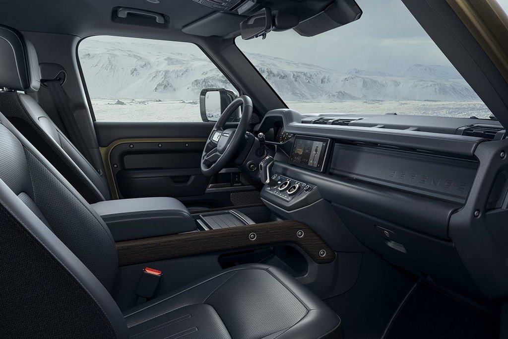 Prémiové pětidveřové SUV Land Rover Defender 110