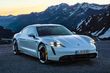 Elektrický sportovní sedan Porsche Taycan s pohonem všech kol fotografie 15