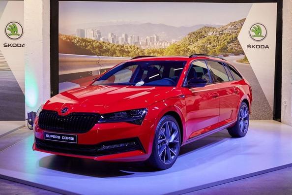 Faceliftovaná verze modelu Skoda Superb Combi