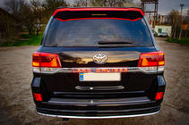 Toyota Land Cruiser 200 2007–2021 LED lišta nad SPZ (2016+) fotografie 2