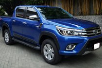 Toyota Hilux 2015– Přední světlomety OEM V1 2015-2019 (LED, 2 ks) fotografie 2