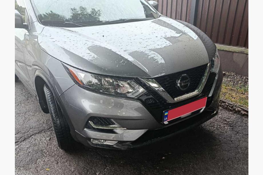 Nissan Qashqai 2014–2021 Nerezová ochranná lišta na přední nárazník (2017↗︎) Fotografie 8