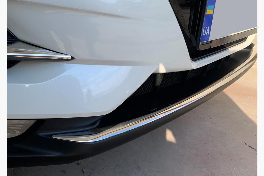 Nissan Qashqai 2014–2021 Nerezová ochranná lišta na přední nárazník (2017↗︎) OmsaLine – italská nerezová ocel Image
