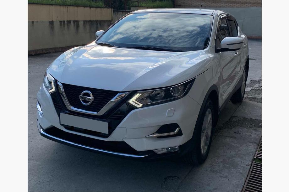 Nissan Qashqai 2014–2021 Nerezová ochranná lišta na přední nárazník (2017↗︎) Fotografie 4