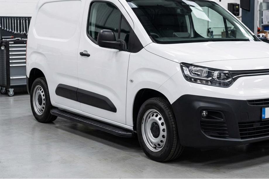 Opel Combo 2019– Boční prahy Bosphorus Black (2 ks, hliník) Image