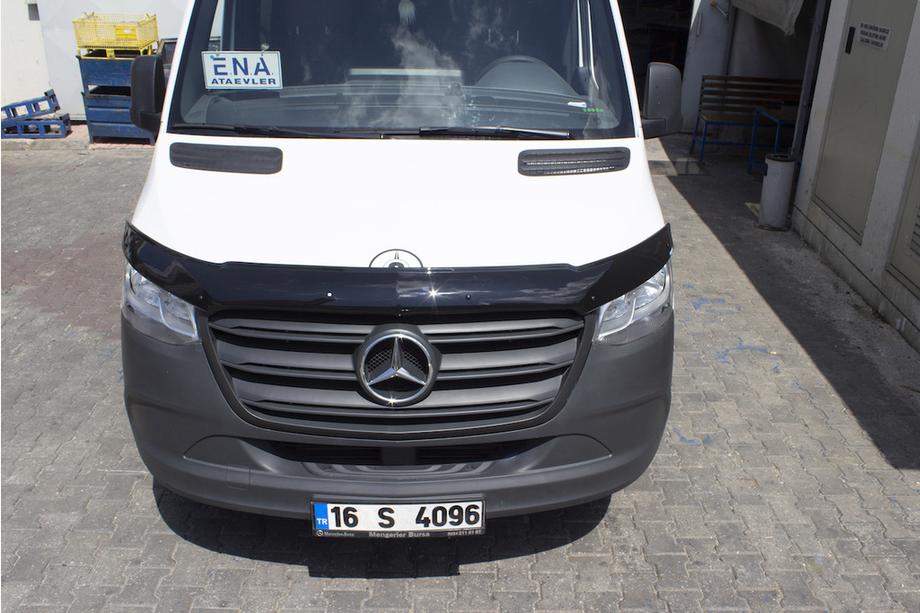 Mercedes Sprinter W907/W910 2018– Deflektor kapoty (EuroCap) Fotografie 13