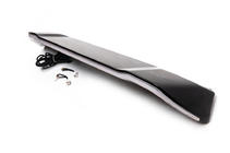 Toyota Land Cruiser 200 2007–2021 Spoiler FullLed (2016+) fotografie 9