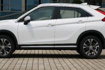 Mitsubishi Eclipse Cross 2017– Dveřní lišty OmsaLine (4 ks, nerez) fotografie 1