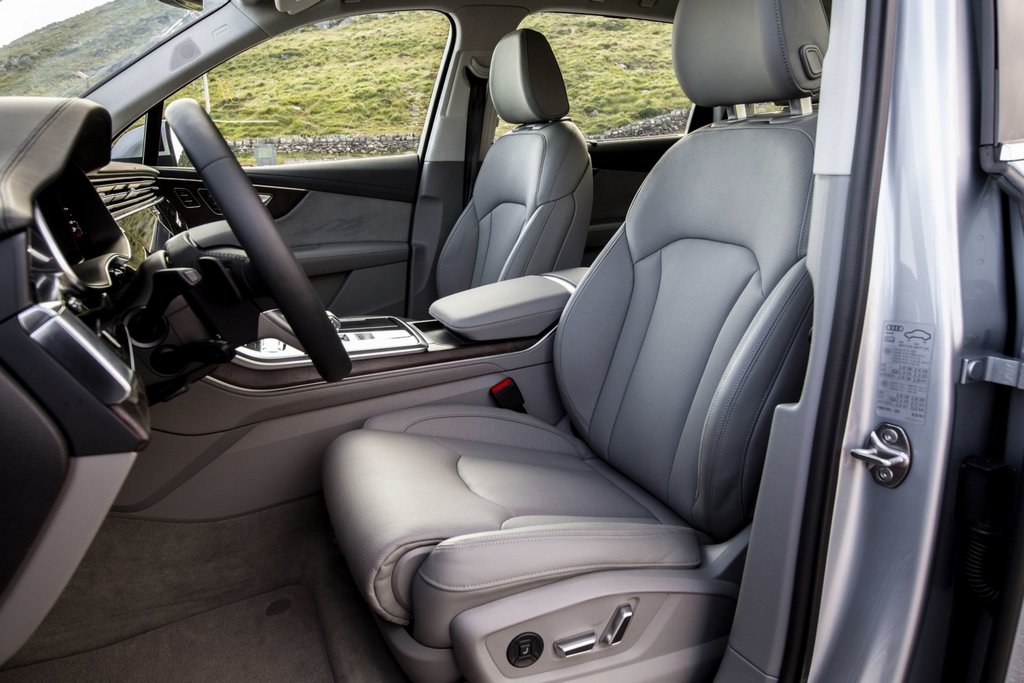 Recenze modernizovaného prémiového crossoveru Audi Q7