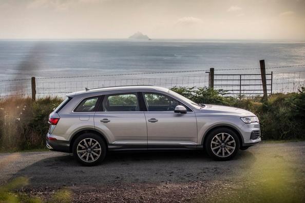 Recenze modernizovaného prémiového crossoveru Audi Q7 Fotografie 13