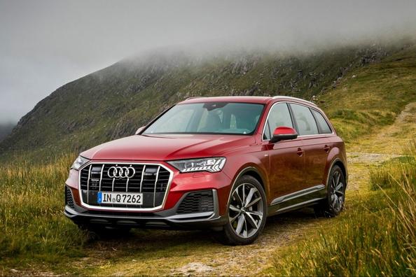Recenze modernizovaného prémiového crossoveru Audi Q7 Fotografie 11